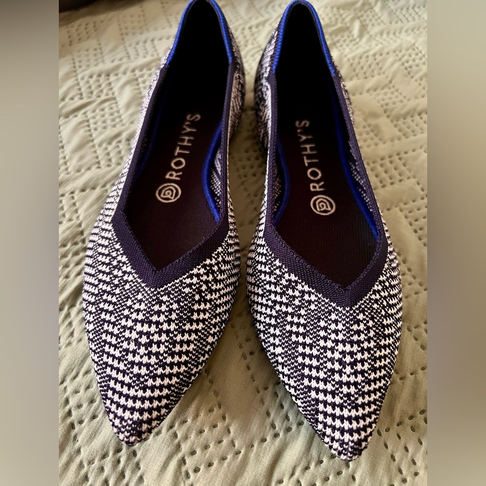 Rothy's Navy Houndstooth Point in Flat
Shoes 8.5 - Picture 4 of 9